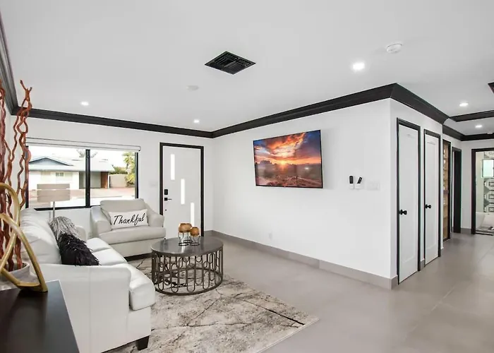 Modern Roose-private Pool-in Old Town