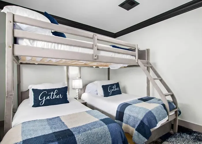 Modern Roose-private Pool-in Old Town