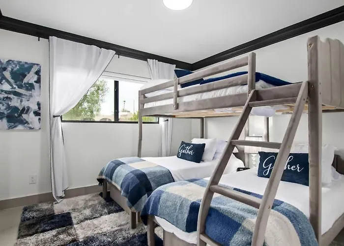 Modern Roose-private Pool-in Old Town