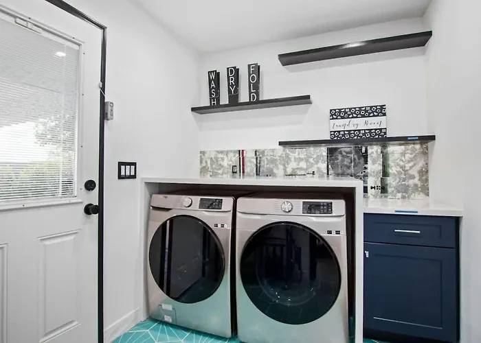 Modern Roose-private Pool-in Old Town *