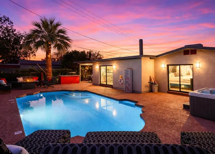 Modern Roose-private Pool-in Old Town Ferienhaus *